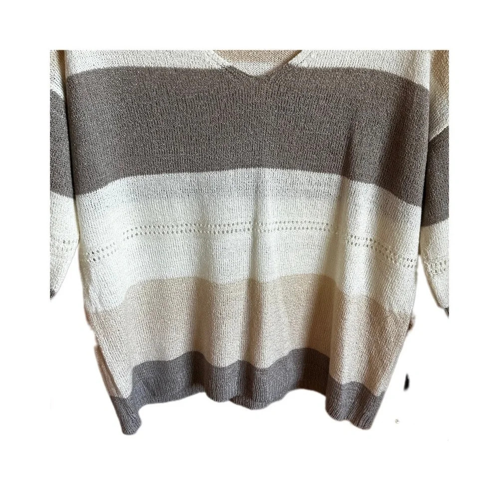 Cream/ Tan Striped Large V-neck 3/4 length Sleeve Sweater - Picture 3 of 6